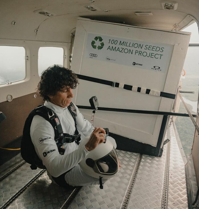 Man Sprinkles 100 Million Seeds Above Amazon Forest From 6,500 Feet