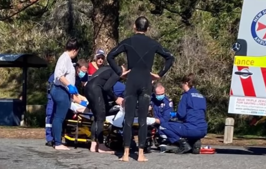 surfers and paramedics help chantelle